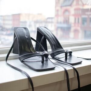 Princess Polly Black Square-Toe Triangle-Heel Gladiator Sandals Size 8